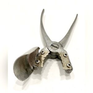 York Nut Sheller The TEXAN Model Aluminum Nut Cracker Vintage 7.5"